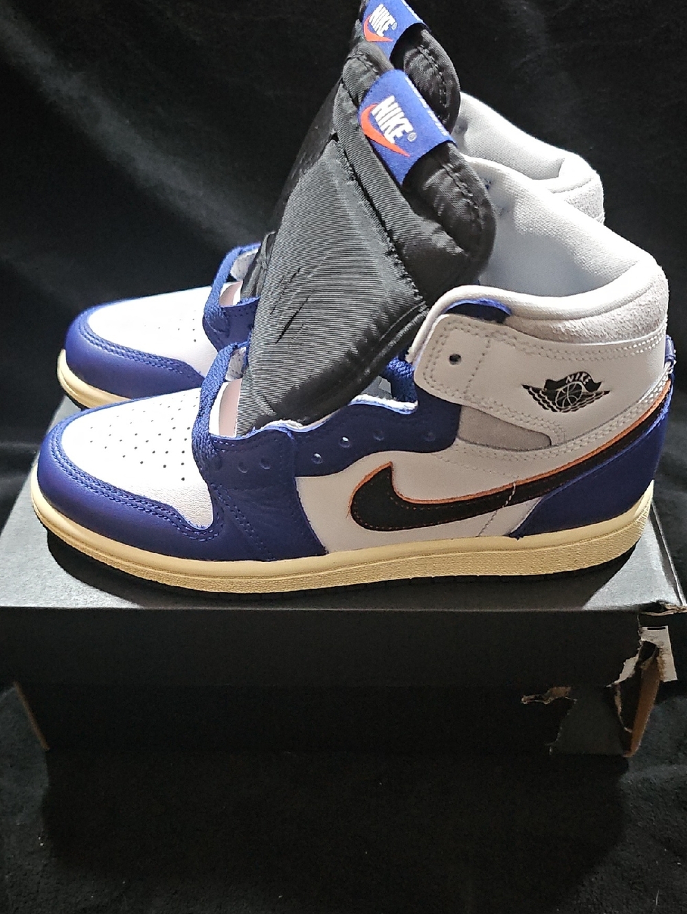 *Brand New* Nike Air Jordan Retro 1 "Rare Air" Highs